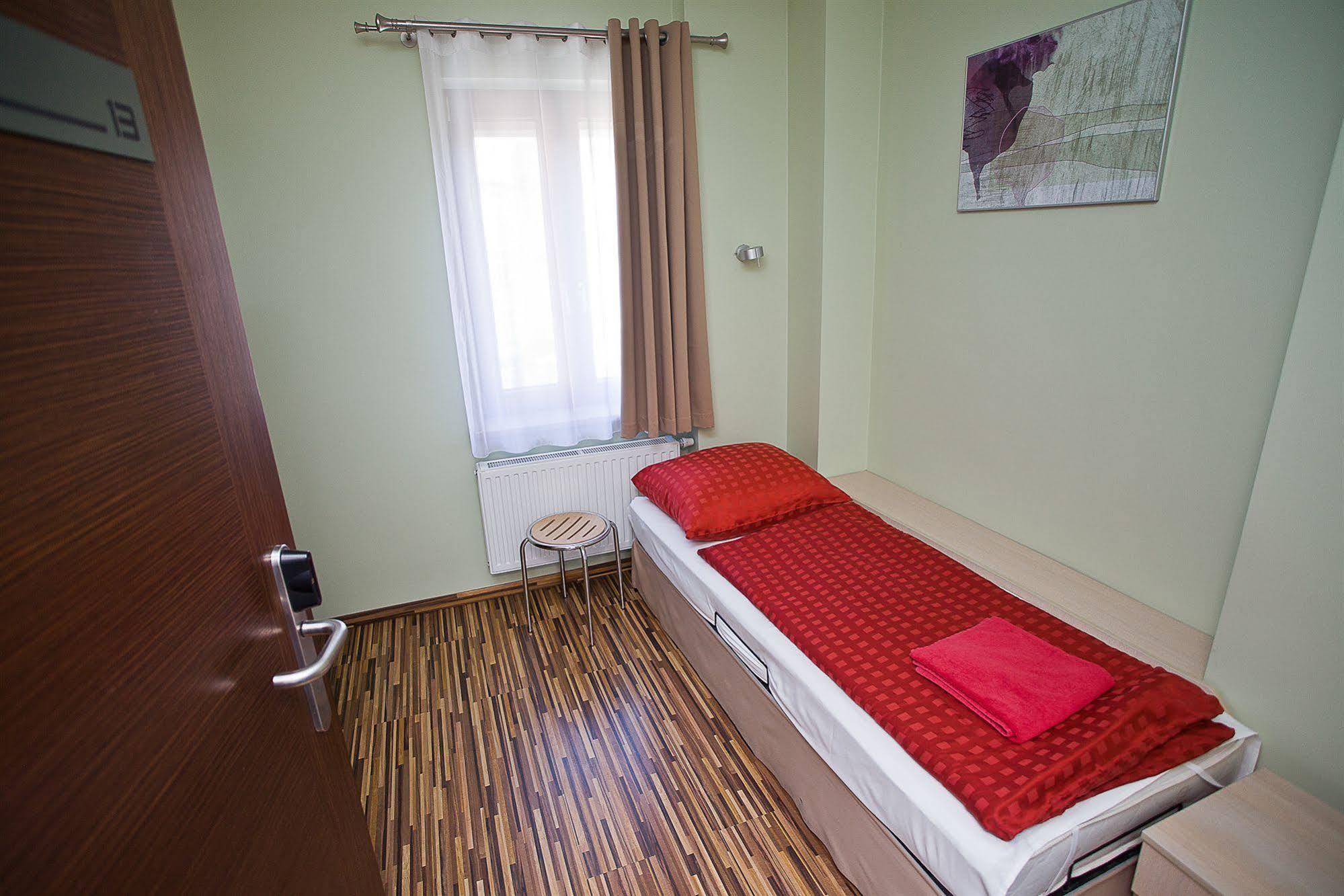 Great Polonia Dwarf Wroclaw Bed & Breakfast Exterior photo